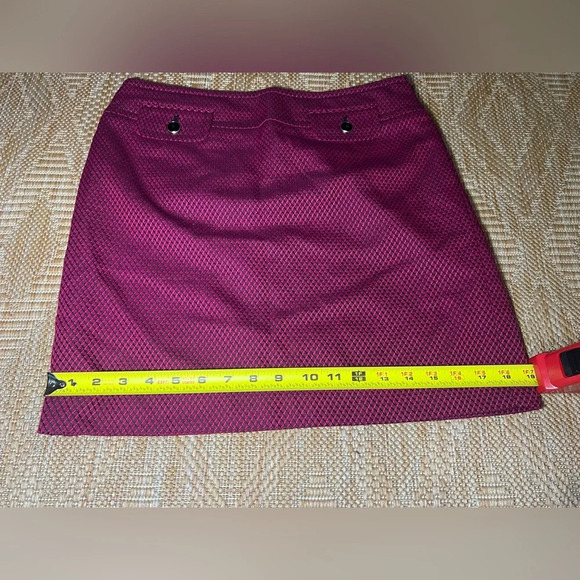 Ann Taylor Loft Women's Petite Mini Skirt, Textured, Red and Black, Size 6P - Picture 8 of 11